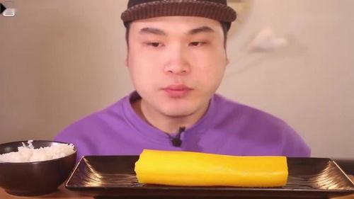 逗哥吃腌瓜,揭秘腌瓜的独特风味