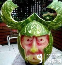 幼儿吃瓜姿势奇葩图片,解锁夏日清凉新姿势