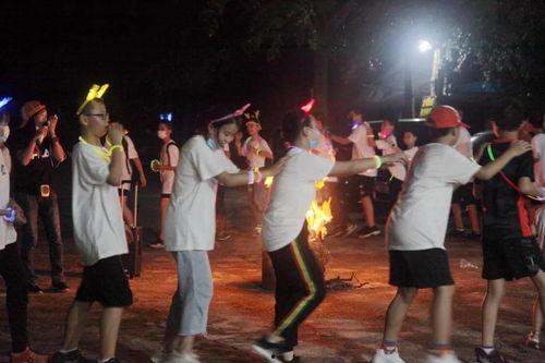 青春不打烊吃瓜,揭秘校园里的欢乐时光