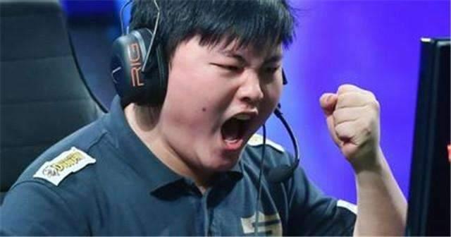 uzi吃瓜群众,电竞圈吃瓜群众眼中的焦点人物